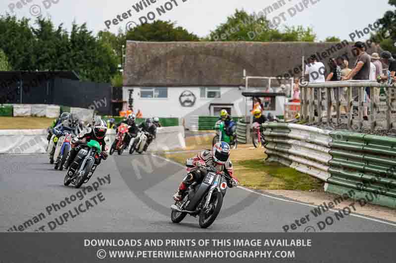 Vintage motorcycle club;eventdigitalimages;mallory park;mallory park trackday photographs;no limits trackdays;peter wileman photography;trackday digital images;trackday photos;vmcc festival 1000 bikes photographs